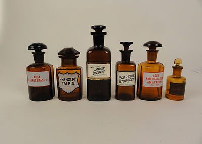 OLD ANTIQUE VINTAGE INDUSTRIAL MEDICAL PHARMACY AMBER BOTTLE COLLECTION.