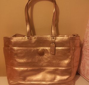 100% F18878 COACH Antique Gold Mutipurpose/Diaper BagBEAUTIFUL MUST HAVE